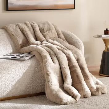 Throws & Blankets