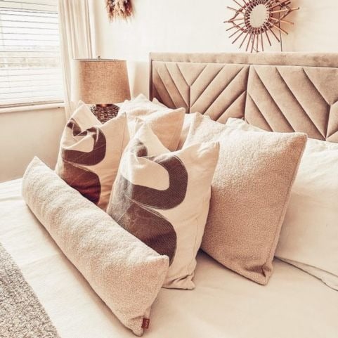 Cushions & Pillows