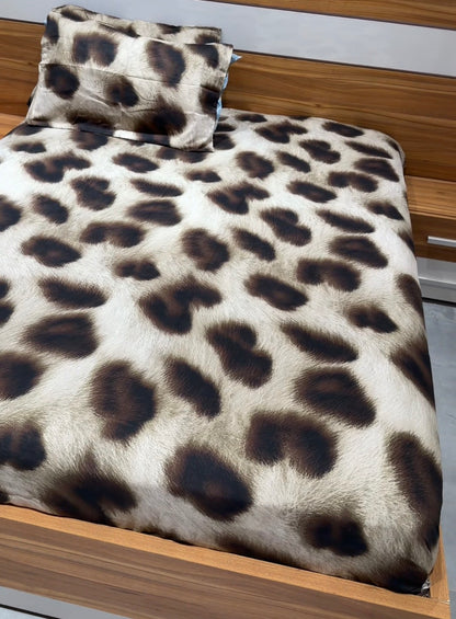 1 QUEENSIZE BEDSHEET 4PILLOW CASES