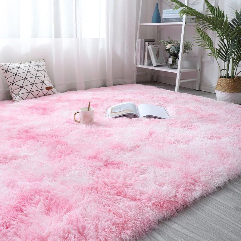 Light weight fluffy rug
